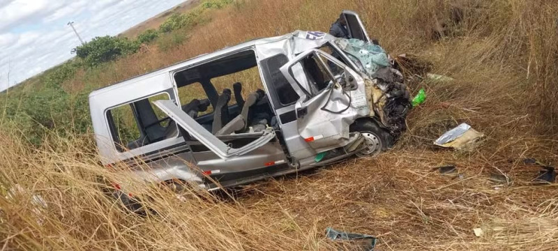 Três pessoas da mesma família morrem em colisão de veículos no interior do Piauí