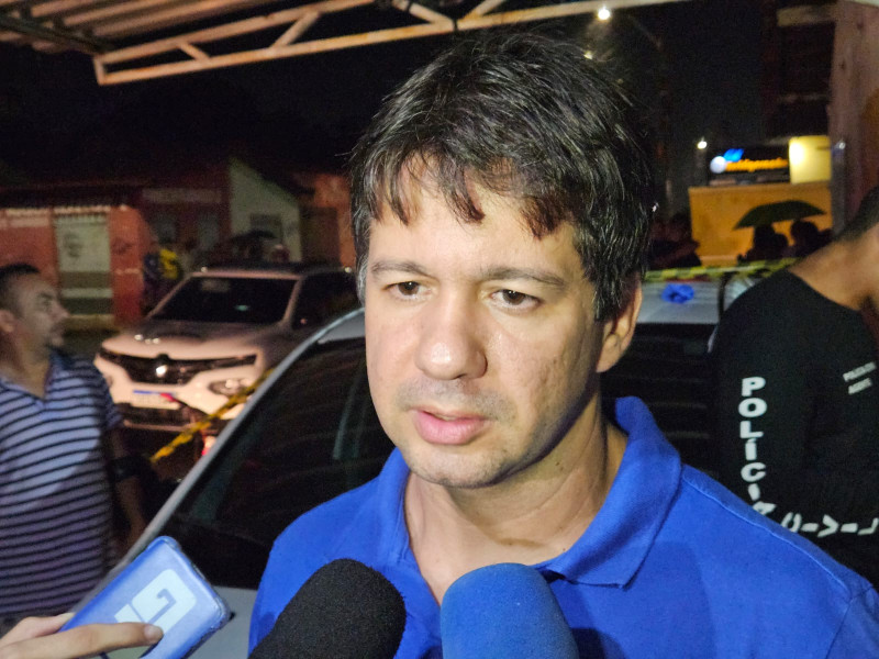 Delegado Samuel Silveira comenta prisão de suspeito - (Jailson Soares/O Dia)