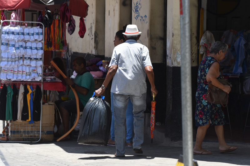 Aposentados contratados podem ser isentos de contribuir com INSS e FGTS - (Arquivo O DIA)