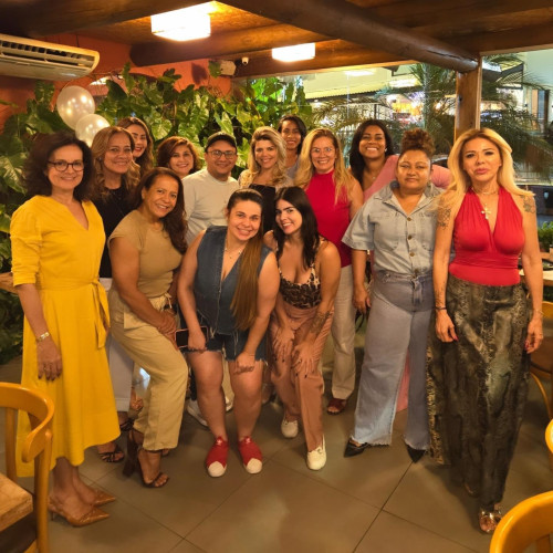 #Confraternização - Um click das convidadas do Sindibeleza para a Confraternização de Natal, com jantar em restaurante badalado. Chics!!! - (Luciêne Sampaio)