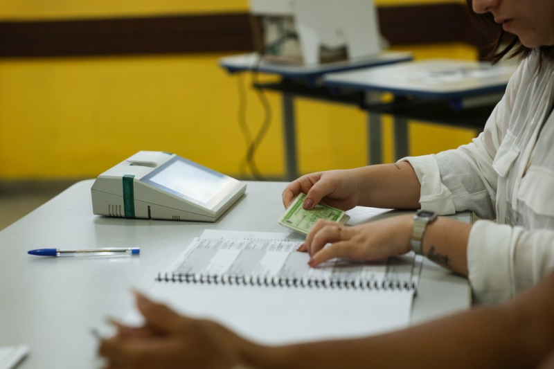 Sou obrigado a ser mesário? Veja quem pode ser convocado, benefícios e penalidades