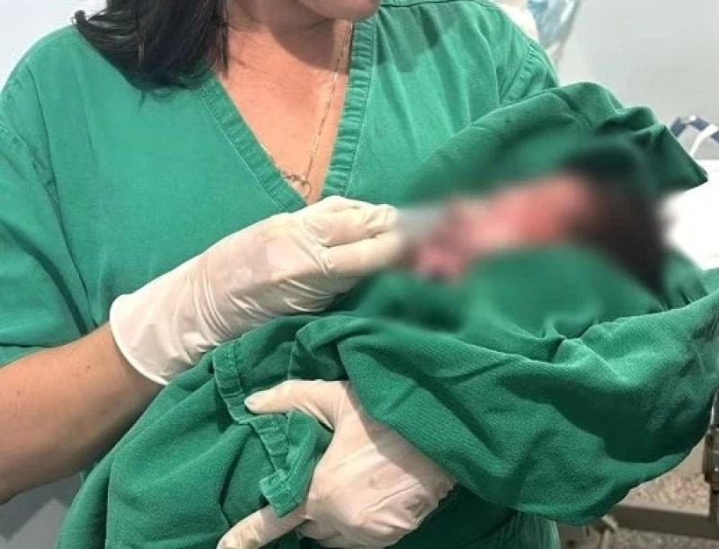Fiéis que encontraram bebê em sacola no Parque Piauí escolhem nome para menina - (Reprodução/Whatsapp)