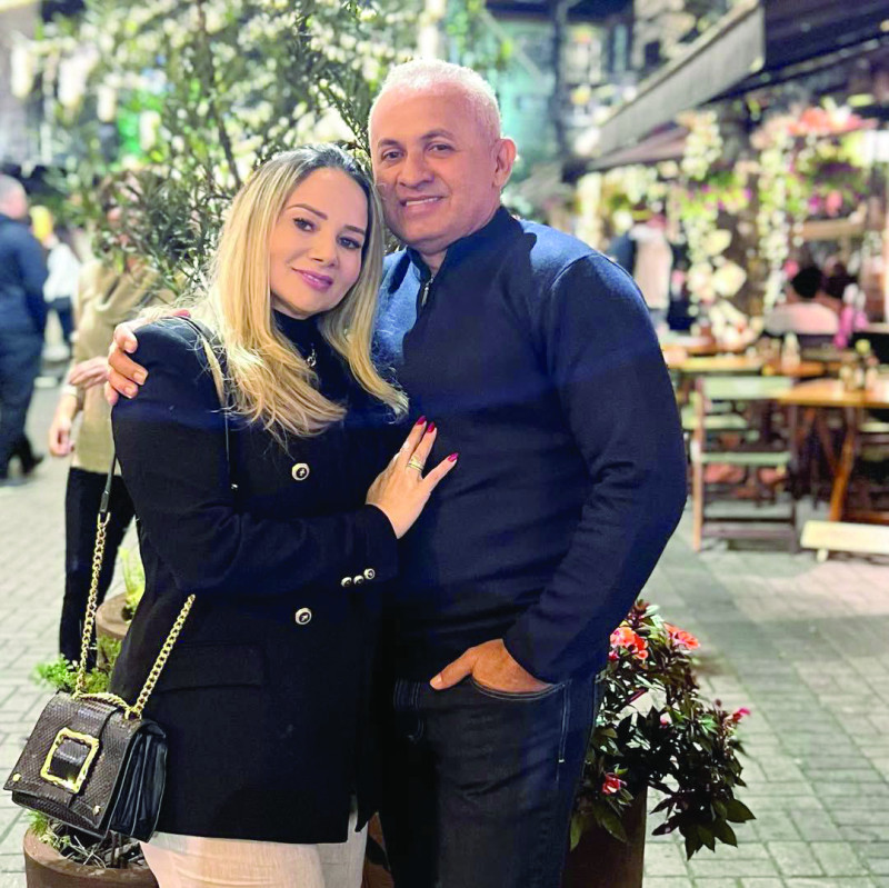 Ainda é tempo de parabenizarmos, o empresário bem sucedido do Piauí, José Francisco Alves de Sousa -Dunga (das Lojas União Calçados) que aniversariou dia 16 abril. Na foto com a esposa, a empresária Iraneide Reduzino - (Arquivo Pessoal)