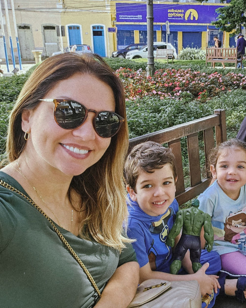 #Mãe&Filhos - Um click da querida Rafaella Vitale com os filhos Guilherme e Isabella. Chics!!! - (Divulgação)