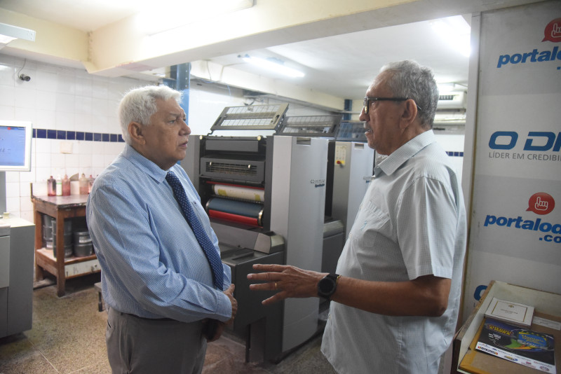 Valmir Miranda,  diretor-presidente do Sistema O Dia de Comunicação, e Carivaldo Marques, diretor industrial da Gráfica e Editora O Dia - (Assis Fernandes/ODIA)