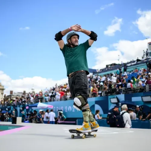 Olimpíadas: Conheça Dallas Oberholzer, o "Tiozão do skate" de 49 anos - (Foto: Marvin Ibo Guengoer - GES Sportfoto/Getty Images)