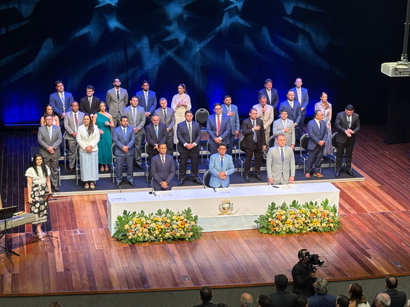 “O palanque precisa ser desfeito para o bem de Teresina”, afirma Enzo Samuel, reconduzido à presidência da Câmara Municipal