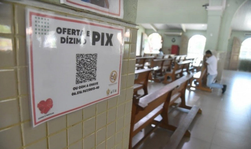 PIX é adotado como forma de pagamento em diversos ambientes, inclusive nas igrejas. - (Assis Fernandes / O DIA)