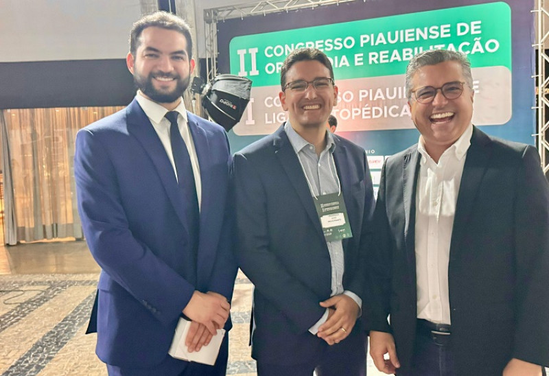 O presidente da SBOT/PI Frederico Leite o ortopedista Samuel Martins e o Deputado Estadual Dr. Vinícius no II Congresso