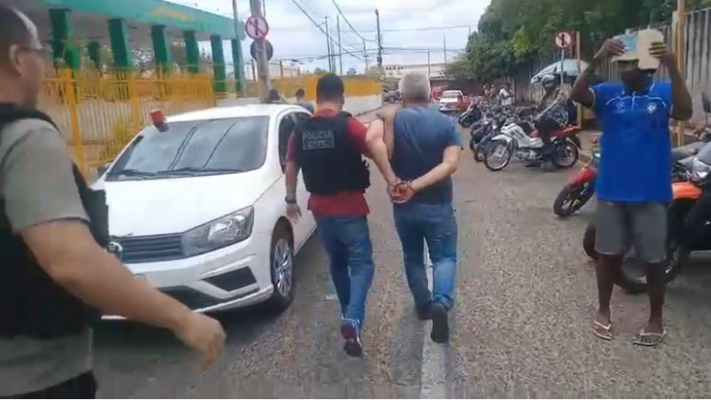VÍDEO: Homens são presos suspeitos de retirarem veículos sem placa do Detran no Piauí