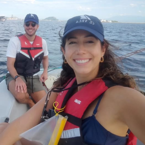 #Praia - Um click dos queridos André Brandão Nery Costa e a sua  namorada gaúcha Eiamim navegando no mar do Rio de Janeiro. Chics!!! - (Arquivo Pessoal)