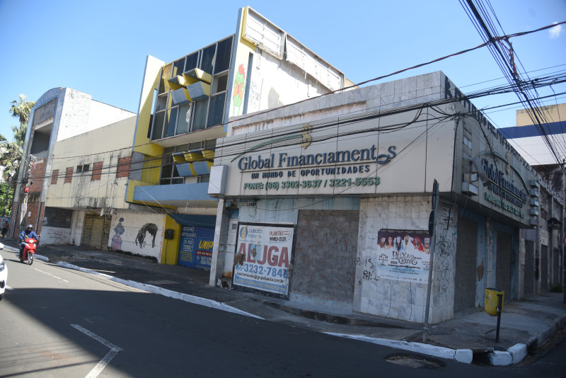Esvaziamento de Centro de Teresina afasta moradores, consumidores e lojistas - (Assis Fernandes/O Dia)