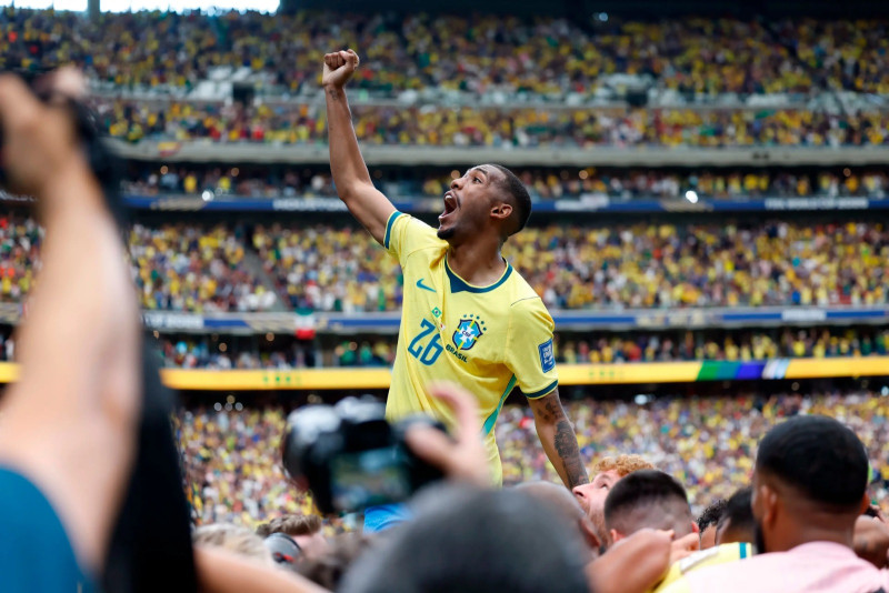 Brasil sofre, mas vence de virada nos acréscimos contra o Japão pela Copa do Mundo