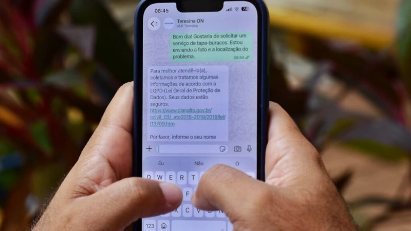 População teresinense pode denunciar buracos em ruas através do WhatsApp; entenda