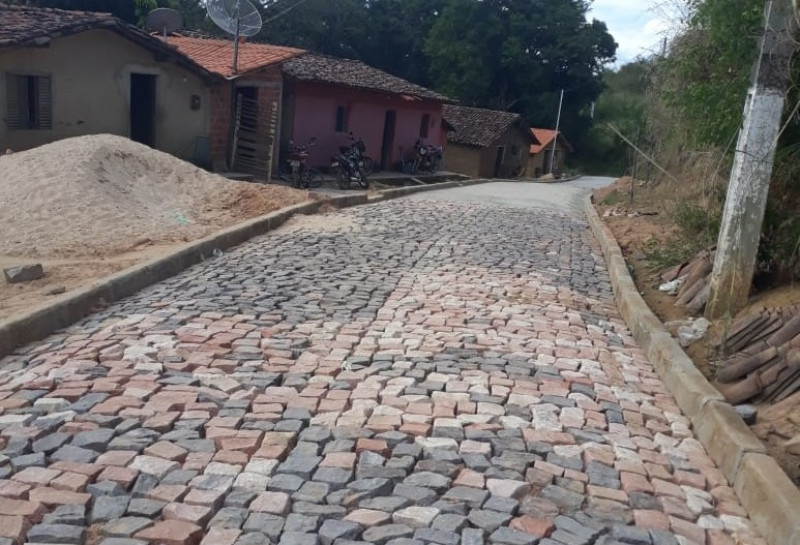Ruas de São Pedro do Piauí  ganham calçamento. - (Reprodução)