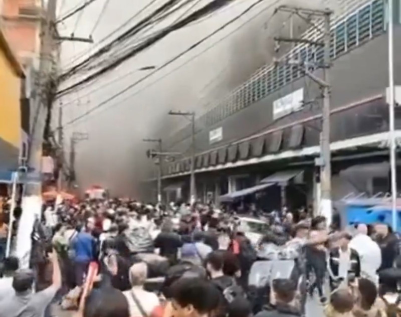 VÍDEO: Incêndio atinge shopping na região do Brás em São Paulo