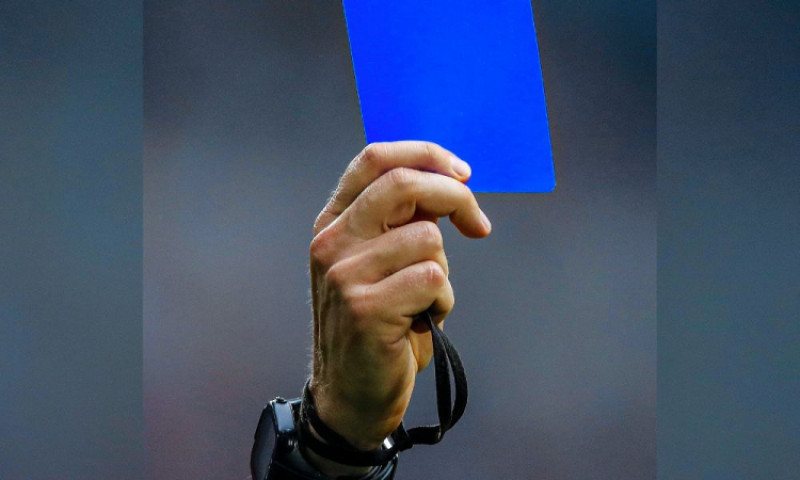 "Cartão Azul" pode ser implementado no futebol. - (Reprodução / Twitter/@433)