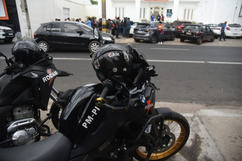 Aluna atira em colega dentro de escola particular no Centro de Teresina - (Assis Fernandes/O Dia)