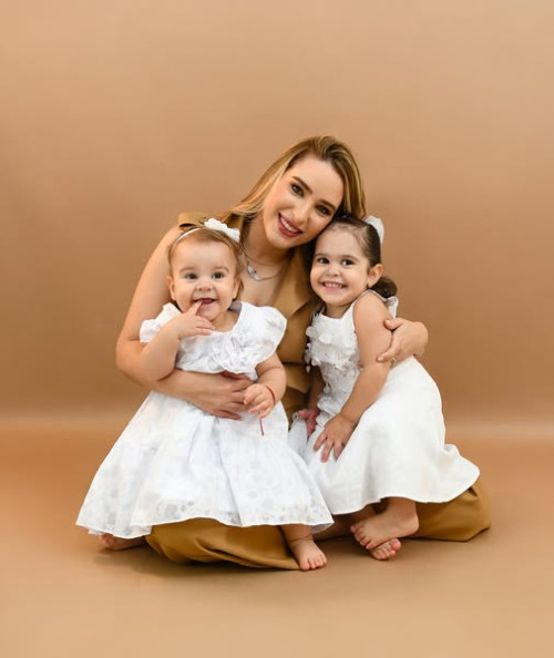 #Mãe&Filhas - Um click das queridas a empresária Marianne Pádua Vilar em momento de amor com as filhas Maria Laura e Ana Maria, em ensaio by - @ilanamacedo.foto. Chics!!! - (Arquivo Pessoal)