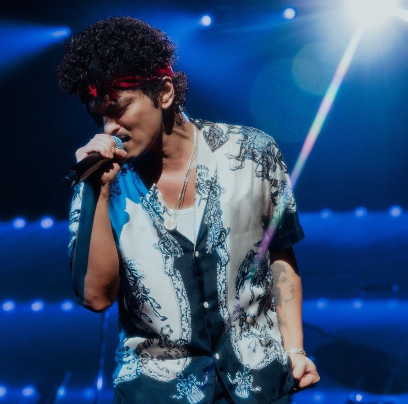 Bruno Mars divulga agenda shows no Brasil - (Reprodução/Instagram)