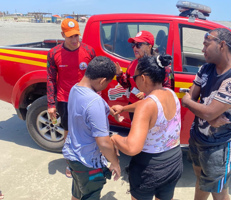 Bombeiros alertam para infestação de caravelas-portuguesas no litoral do Piauí - (Divulgação/Corpo de Bombeiros)