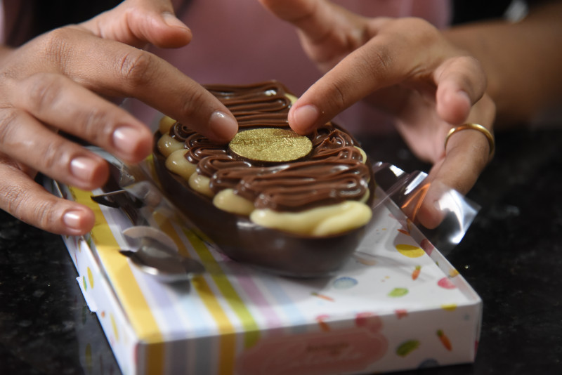 Novos sabores de ovos de chocolate têm ganhado destaque no mercado  - (Assis Fernandes/O Dia )