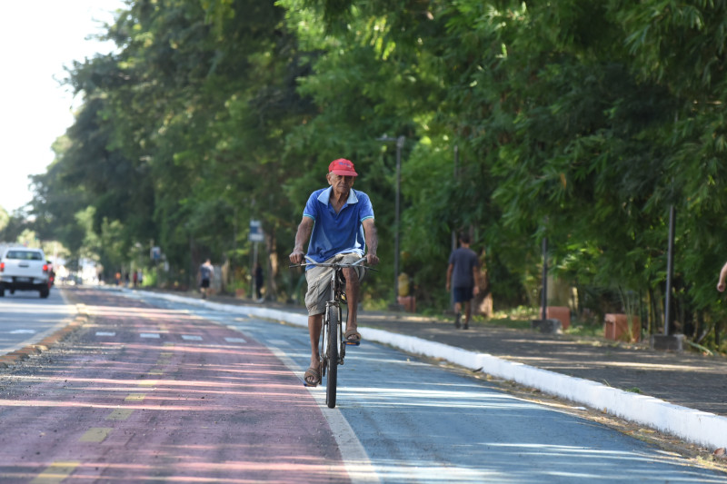 Ciclofaixas poderão ser usadas para estacionamento de carros das 21h às 4h, diz Strans