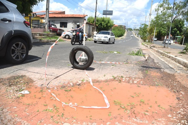 Buracos causam transtornos a motoristas na zona Sul de Teresina