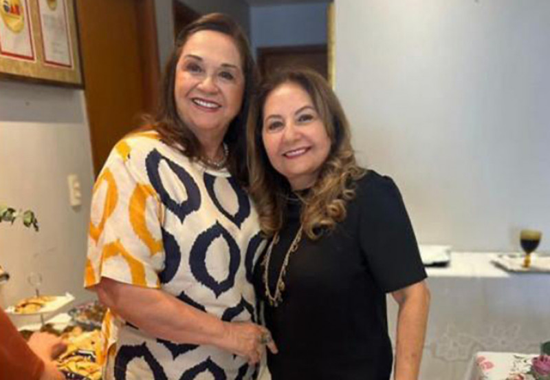 #Amigas - Parabéns para a ministra do TST, Liana Chaib (26/1)!!! Na foto com a querida amiga Eliane Nogueira. Chics!!! - (Divulgação)