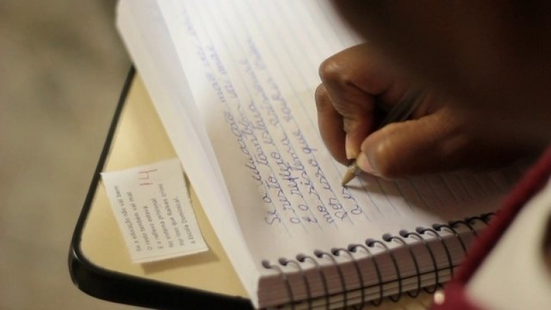 Piauí reduz taxa de analfabetismo, mas ainda tem 382 mil pessoas sem saber ler e escrever