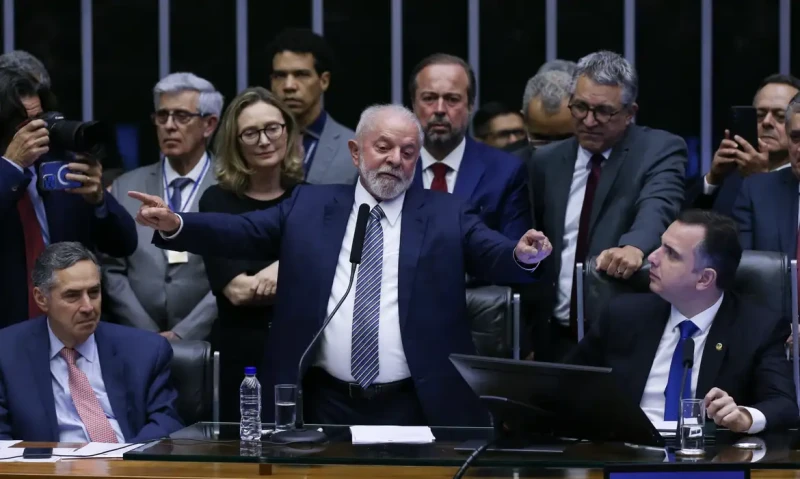 Lula durante apresentação da reforma no congresso - (Lula Marques / Agência Brasil)