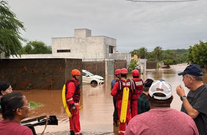 Bombeiros, Defesa Civil e outros órgãos do Estado montam força-tarefa - (Divulgação/CB)