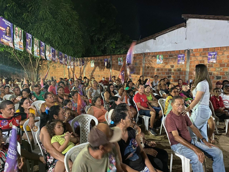 Candidata à reeleição, Fernanda Gomes se reúne com populares em Teresina - (Divulgação)