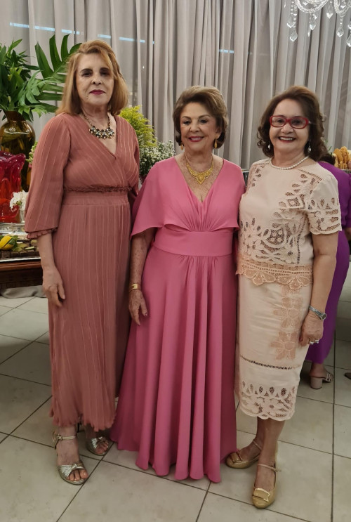 #80Anos - Um click da aniversariante Gláucia Vilarinho com as queridas Sônia Paranaguá e Josélia Dantas. Chics!!! - (Luciêne Sampaio)