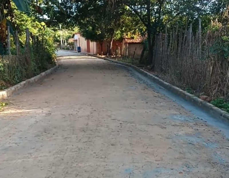 Calçamento nas ruas da cidade de São Pedro do Piauí. - (Reprodução)