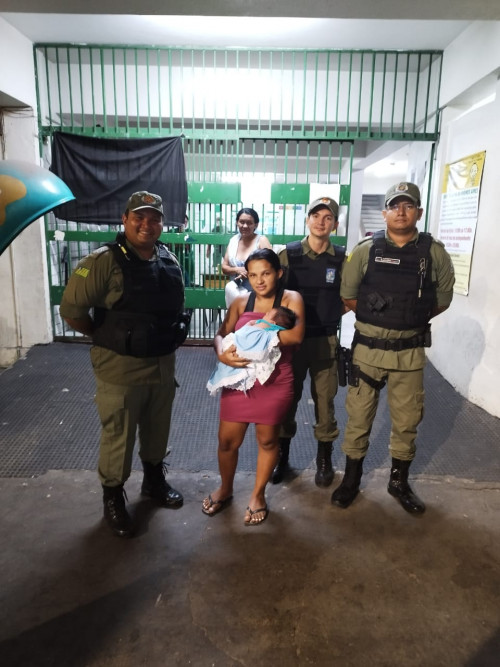 Bebê recém-nascido é salvo por policiais militares na zona norte de Teresina