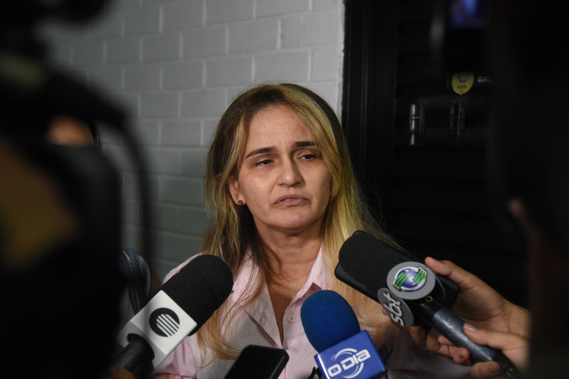 Cleytiana Campelo é mãe e João Lucas, que foi baleado em uma escola em Teresina - (Assis Fernandes/O Dia)