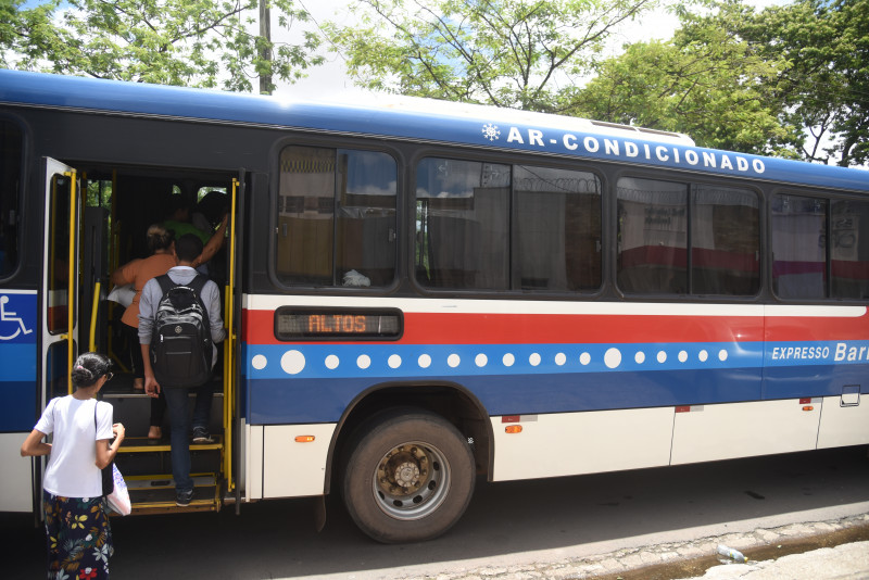 Passagem de ônibus intermunicipal compromete até metade do salário de trabalhadores - (Assis Fernandes/O Dia)