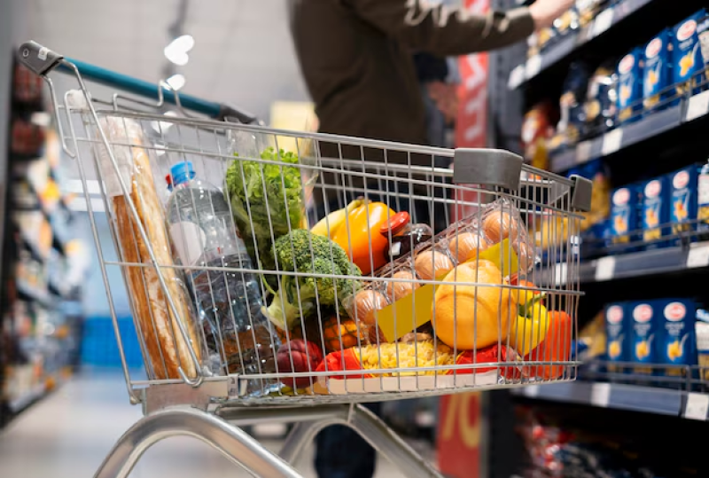 Teresinense precisa trabalhar quase 90 horas para comprar cesta básica