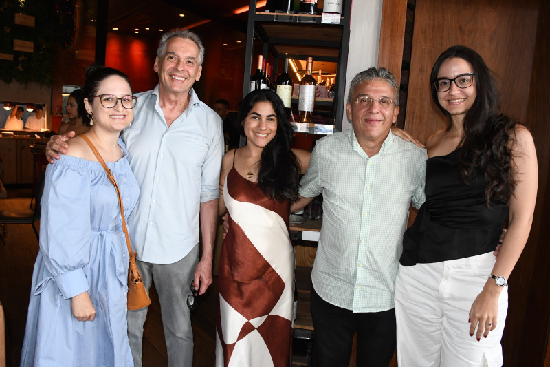 #ConfradeNatal - Os queridos advogados Dr. Nelson Nery Costa e Dr. Joaquim Barbosa de Almeida Neto e equipe do escritório Almeida e Costa Advogados, na Confraternização Natalina, realizada em grande estilo em espaço badalado. Confira as fotos do querido Magal Santos. Chics!!! - (Magal Santos)