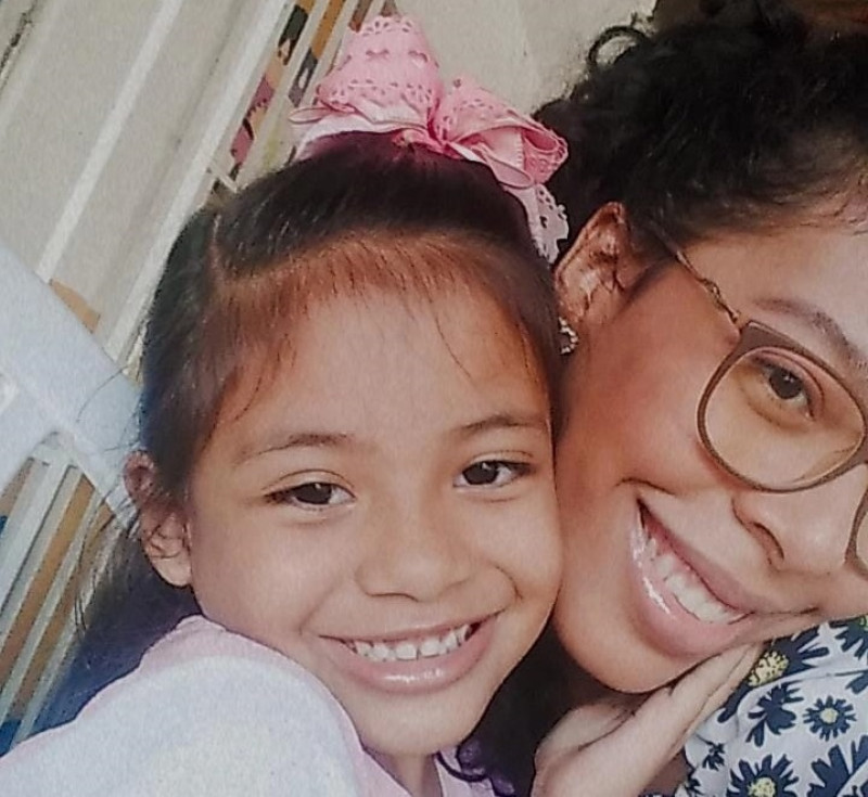 Victória Lima tem aplicado a educação positiva com a filha Sara Valentina, de 6 anos - (Arquivo pessoal)