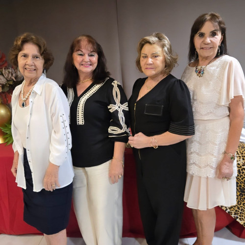 #Páscoa - Um click das queridas na reunião de Páscoa do Lótus Clube de Teresina - Amélia Tereza Fonseca, @zelitamelo_ e Neide Medeiros. Chics!!! - (Luciêne Sampaio)