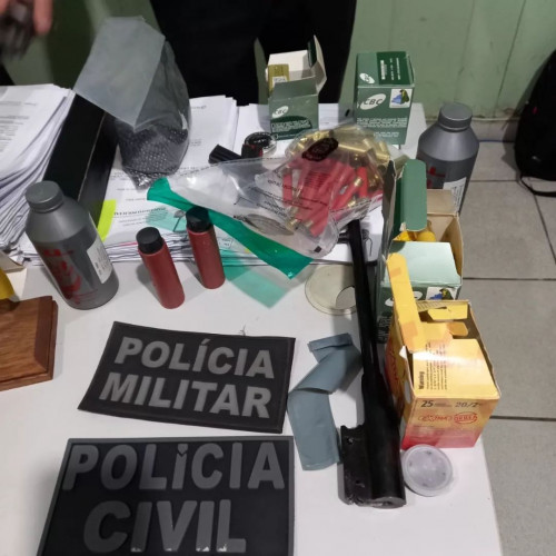 Homem é preso por comércio ilegal de armas e animais silvestres no interior do Piauí