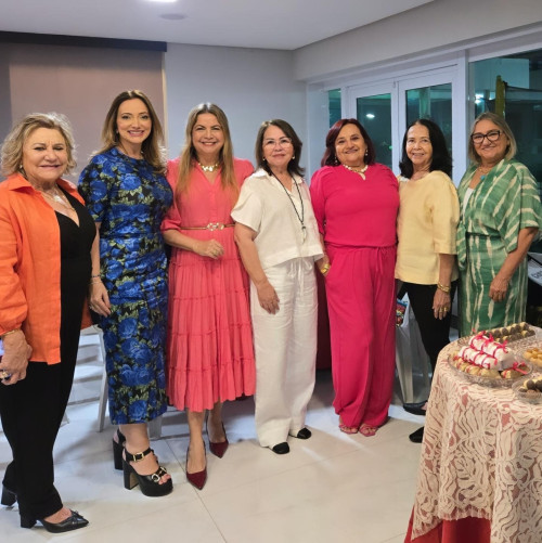  #Comemoração - Parabéns para a querida Katia Cristina!!! Que reuniu familiares e amigos em grande estilo na noite de 15/10 em espaço badalado. Chics!!! - (Luciêne Samapio)