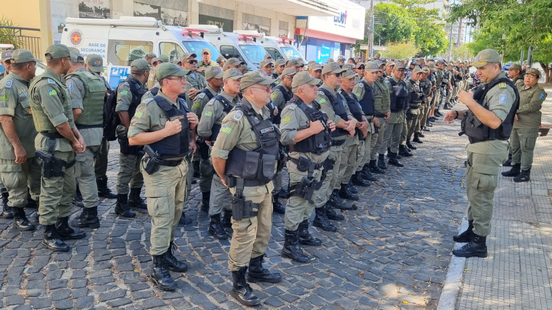 Operação Boas Festas: 250 policiais reforçam segurança nos centros comerciais do Piauí