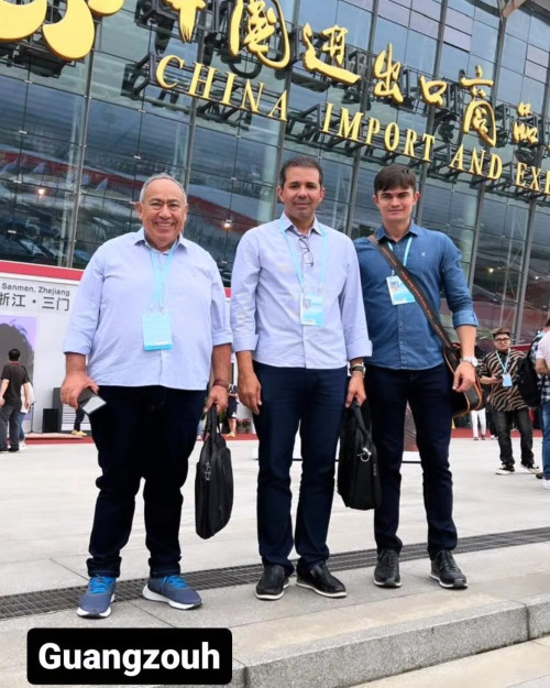 O empresário Rondinelle Albino está na China juntamente com um grupo de empresários