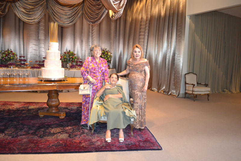Festa dos 100 anos de dona Maria Borges - (Mauro Veras)
