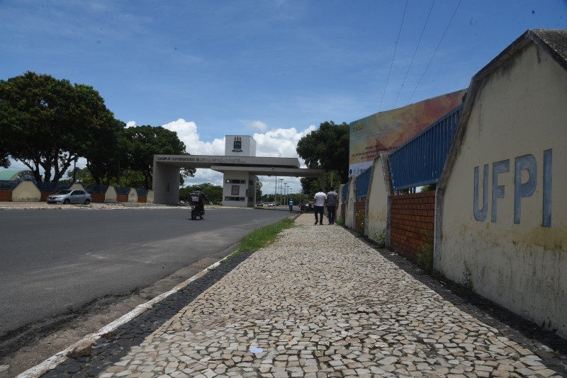 UFPI corre risco de colapso após bloqueio de R$ 23 milhões no orçamento