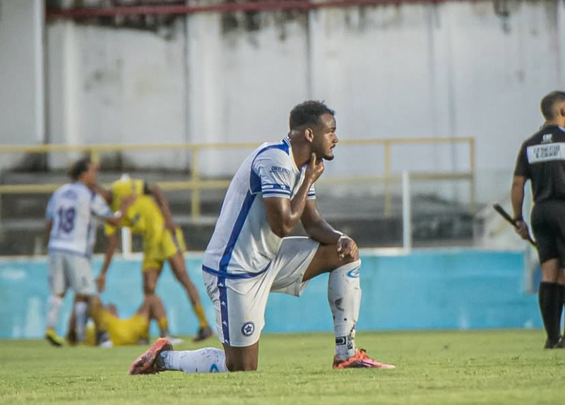 Jogadores do Parnahyba afirmam estar retidos no CT e com salários atrasados após eliminação na Série D