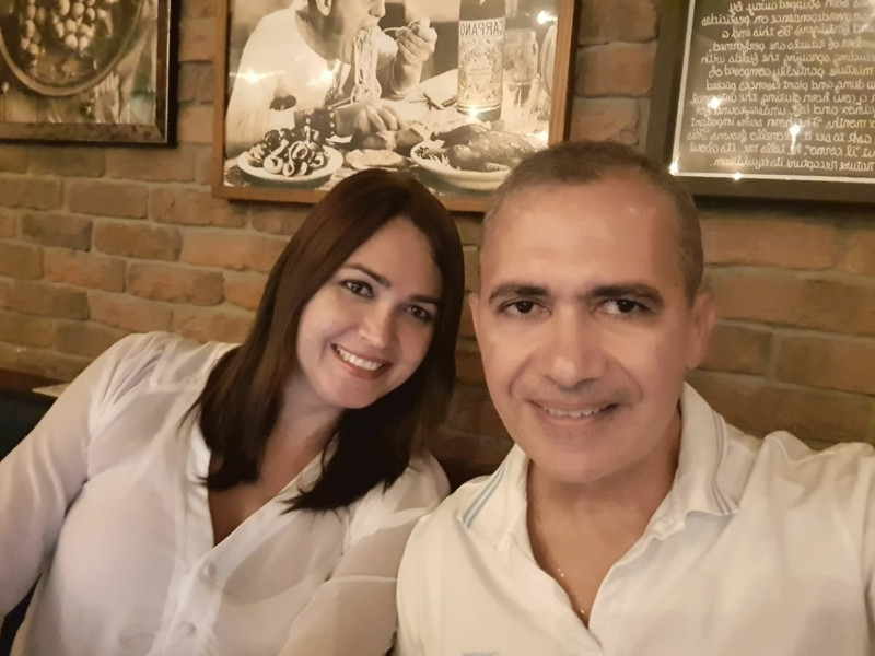 #Aniversário - Parabéns para a querida  Sildineya Pires Martins Pires!!! Comemora com o esposo o Dr. Moreira Mendes e os filhos. Chics!!! - (Arquivo Pessoal)